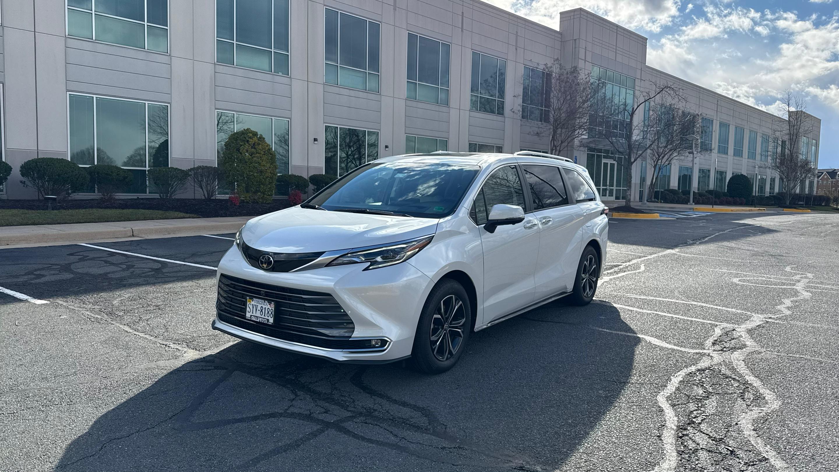 Toyota Sienna 2026 in Herndon, VA