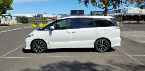 Toyota TARAGO 2013