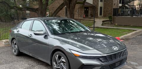 Hyundai Elantra 2024