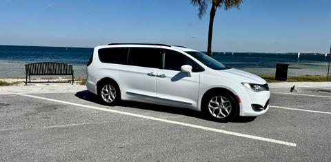 Chrysler Pacifica 2017