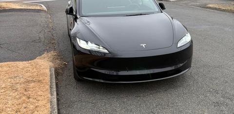 Tesla Model 3 2024
