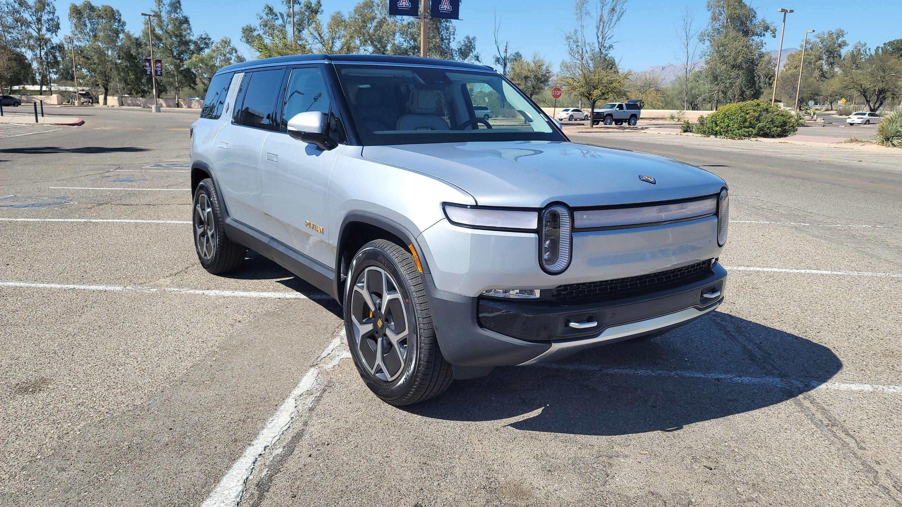 Rivian R1S 2023 in Tucson, AZ