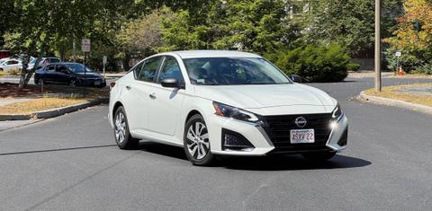 Nissan Altima 2024