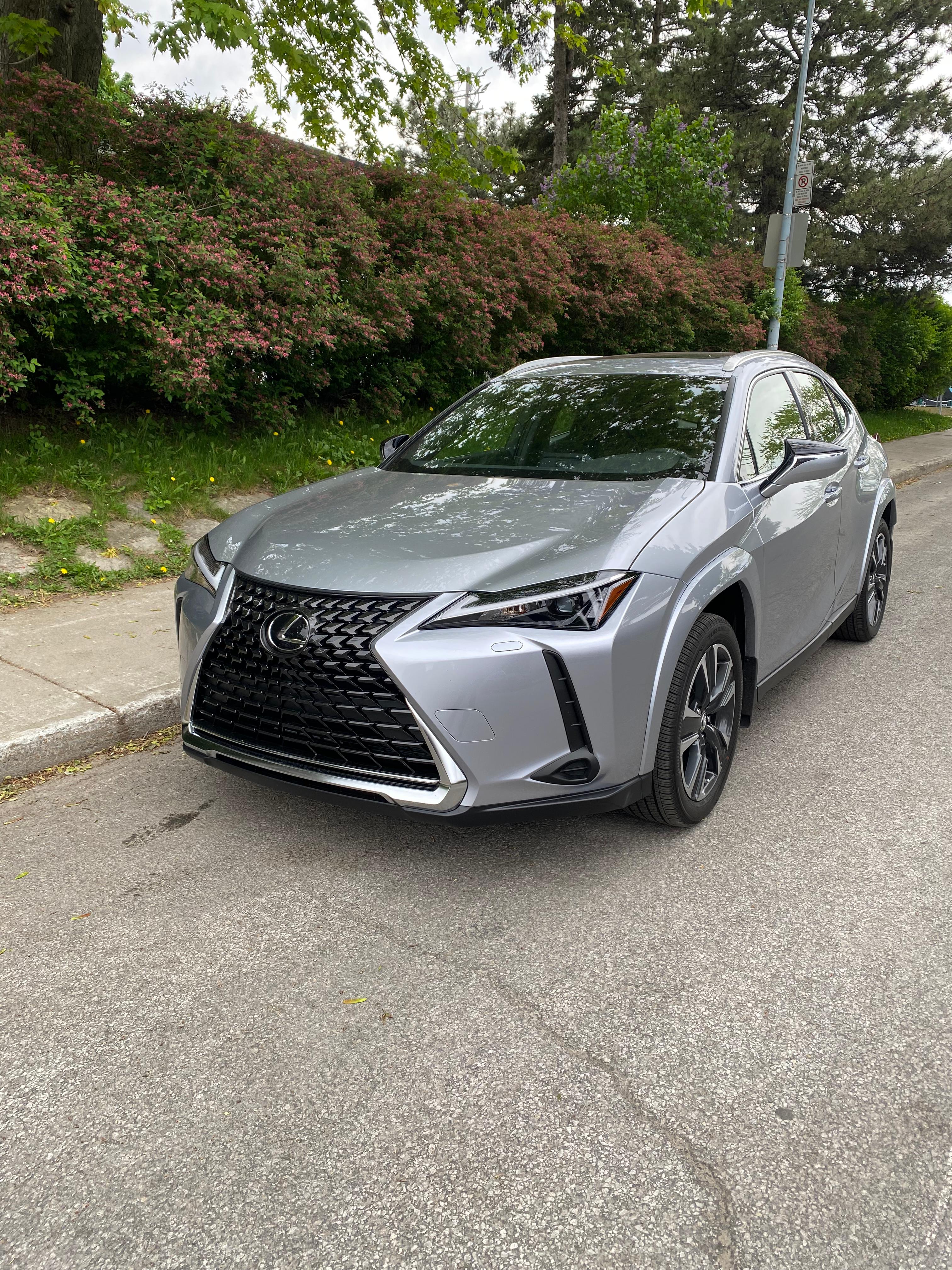 Lexus UX 2023 in Laval, QC