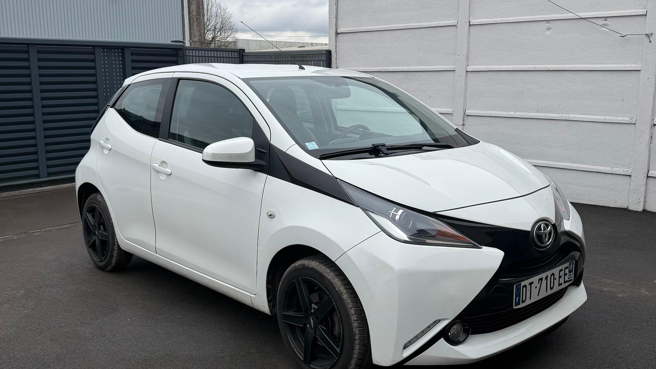 Toyota AYGO 2015 à Douai