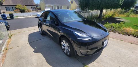 Tesla Model Y 2024
