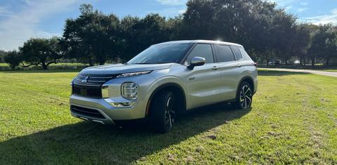Mitsubishi Outlander PHEV 2023