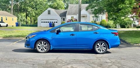Nissan Versa 2024