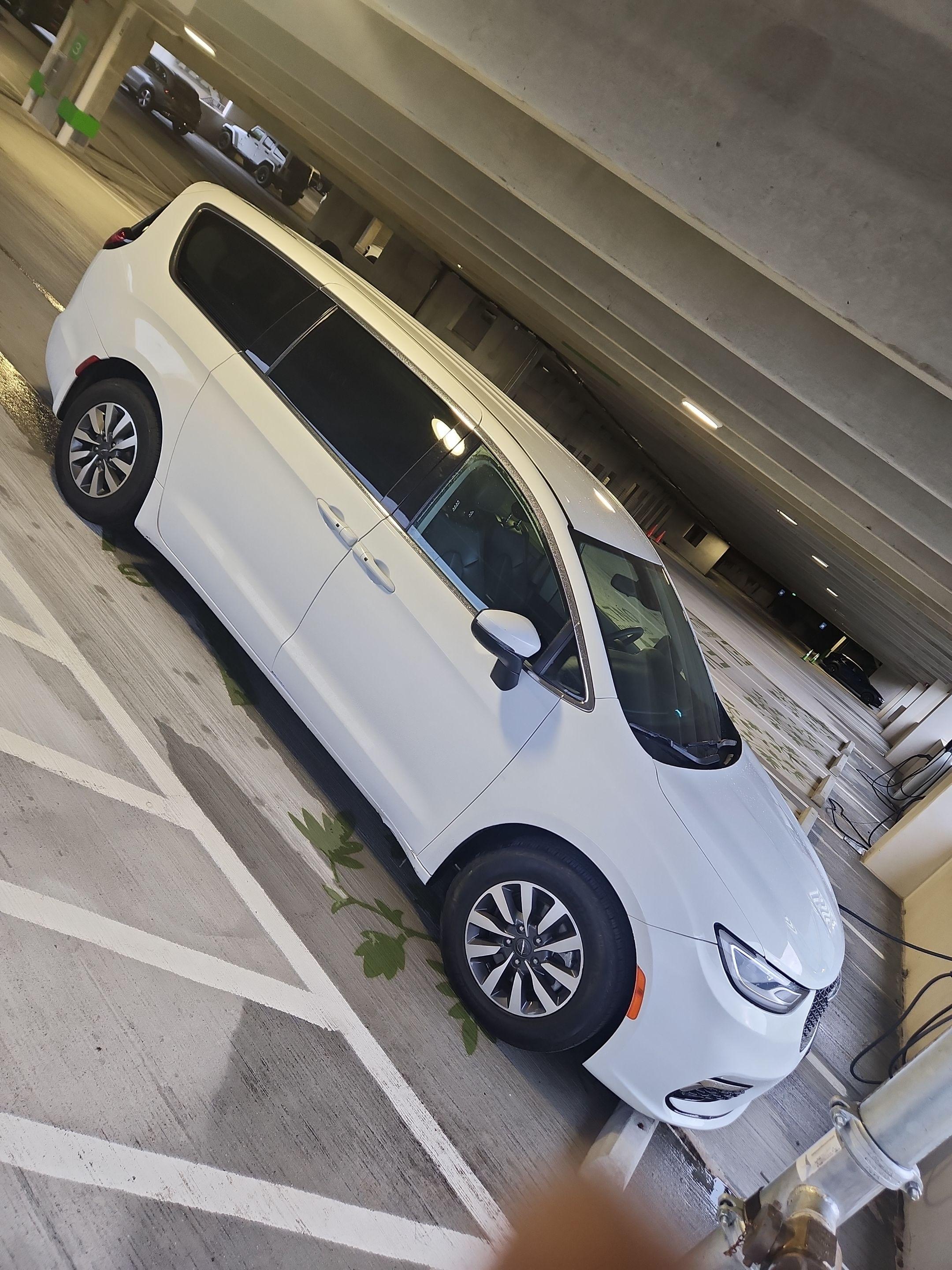Chrysler Pacifica 2023 rental in Dunwoody, GA by Abdulrazaq L. | Turo