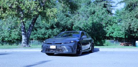 Toyota Camry Hybrid 2025