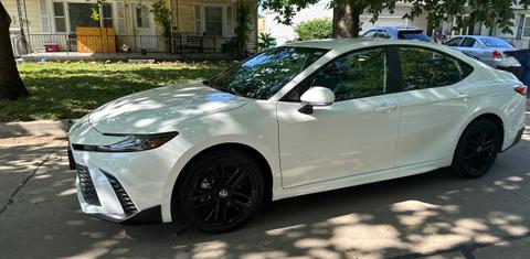 Toyota Camry Hybrid 2025