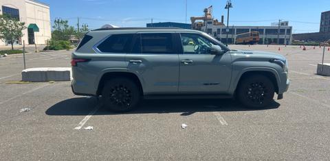 Toyota Sequoia 2024