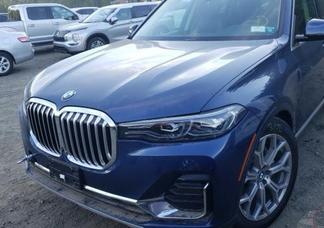 BMW X7 car