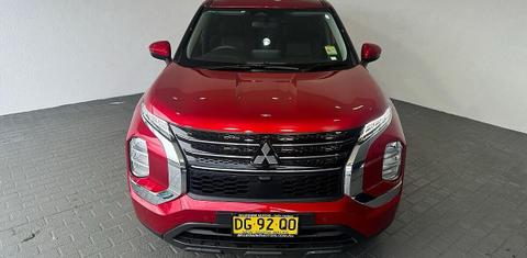 Mitsubishi OUTLANDER 2024