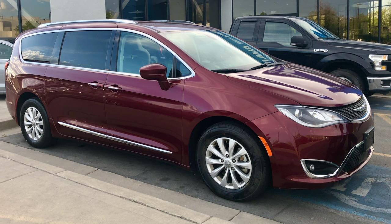 Chrysler Pacifica 2018 in Saratoga Springs, UT