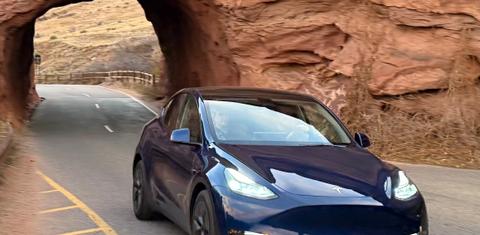 Tesla Model Y 2025