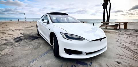 Tesla Model S 2016