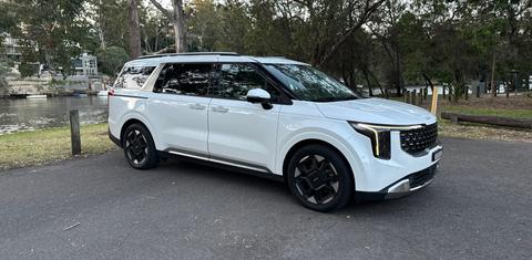 Kia CARNIVAL 2024