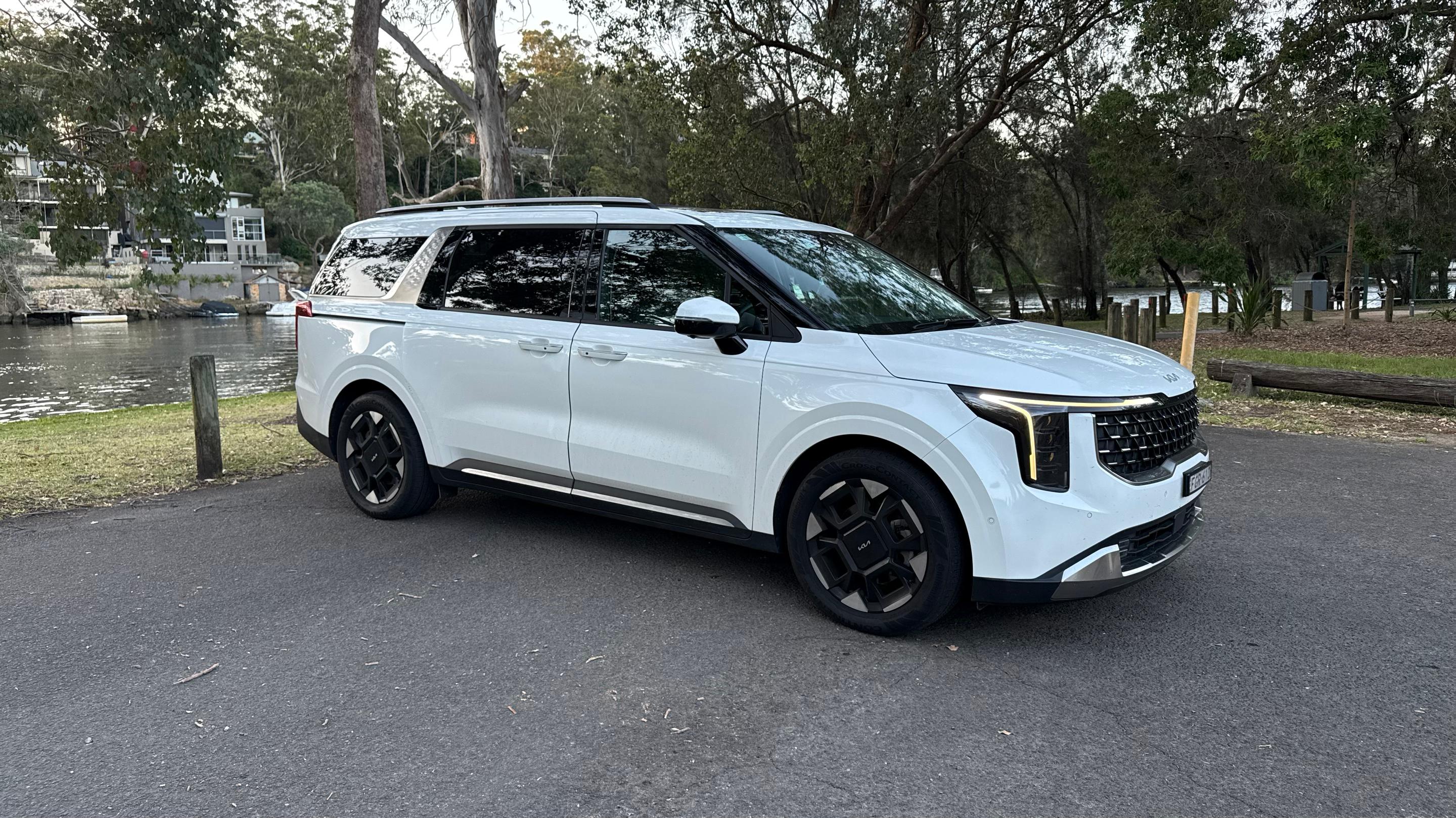Kia CARNIVAL 2024 in Revesby