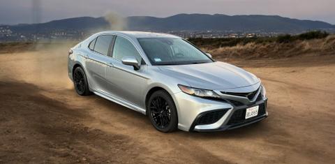 Toyota Camry 2021