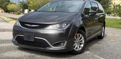 Chrysler Pacifica 2017