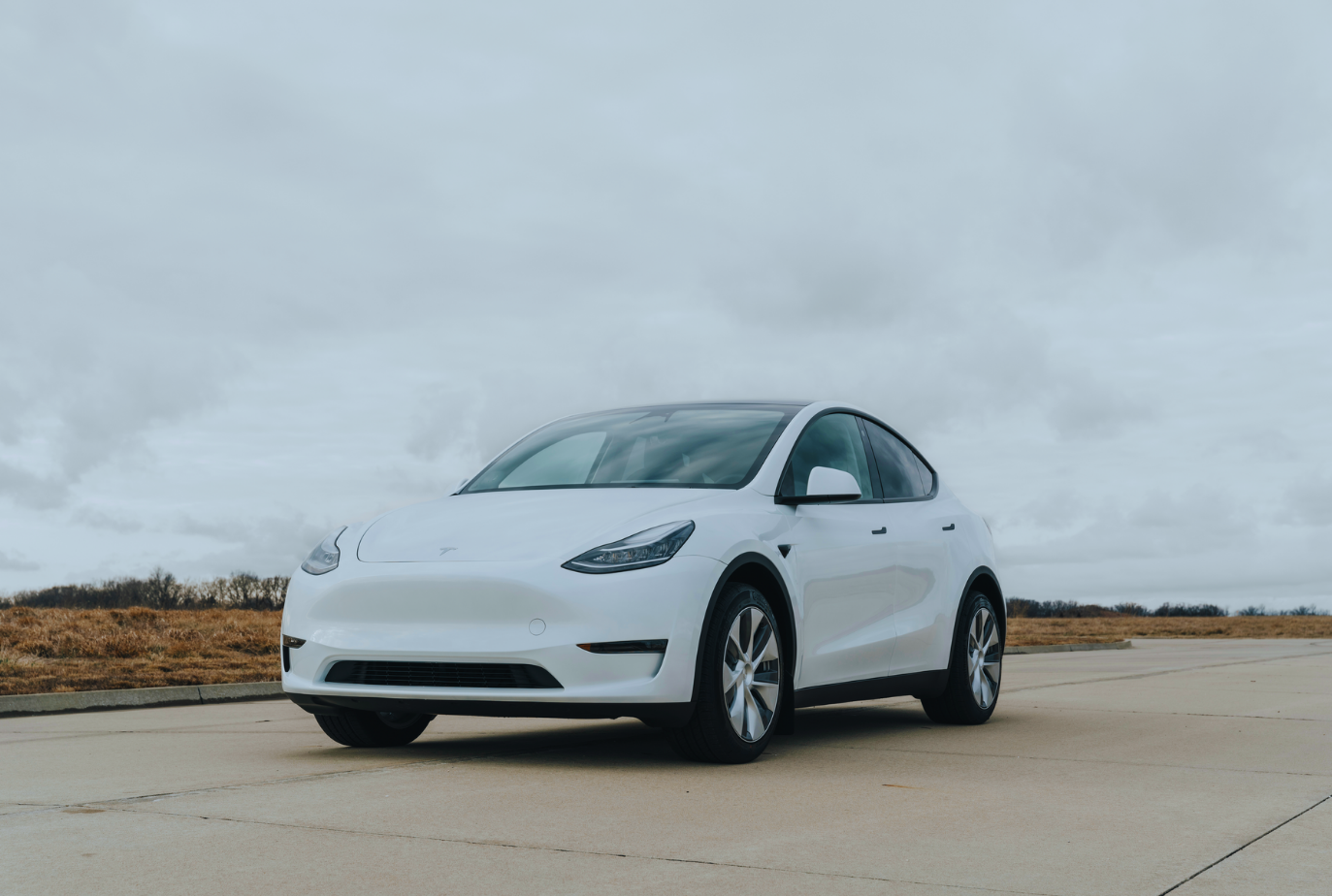 Tesla Model Y 2023 in Kansas City, MO