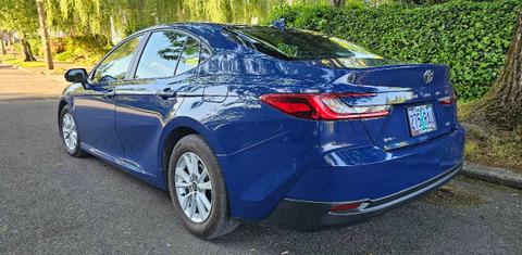 Toyota Camry Hybrid 2025