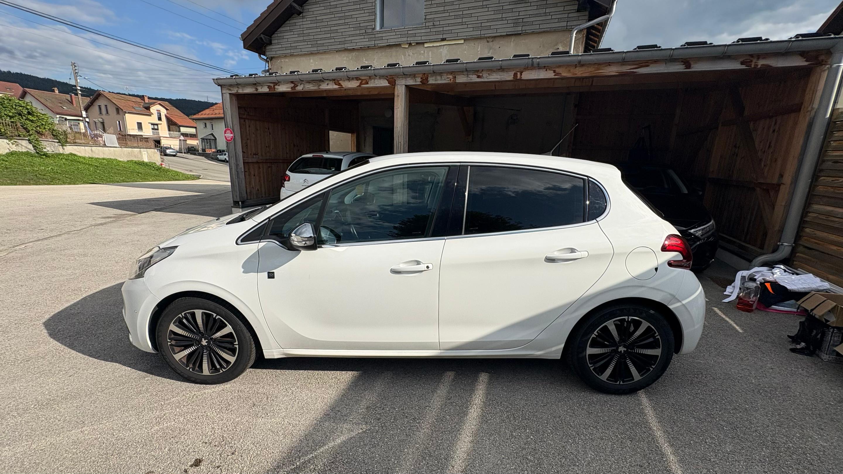Peugeot 208 2019 à Pontarlier