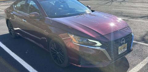 Nissan Altima 2025