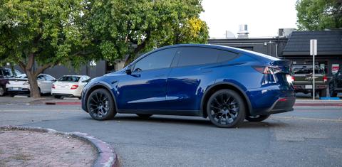 Tesla Model Y 2024