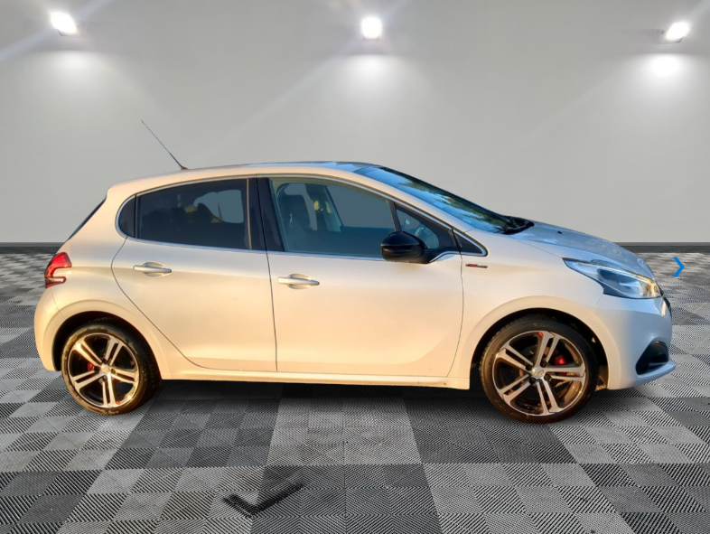 Peugeot 208 2017 à Ajaccio