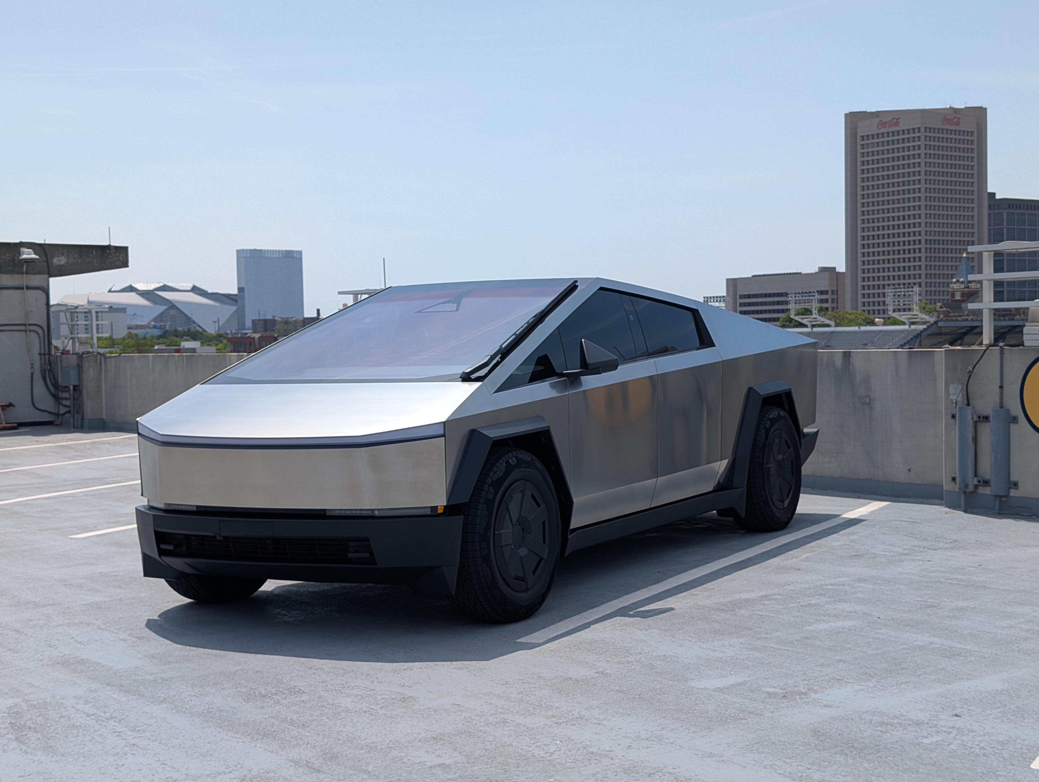Tesla Cybertruck 2026 in 