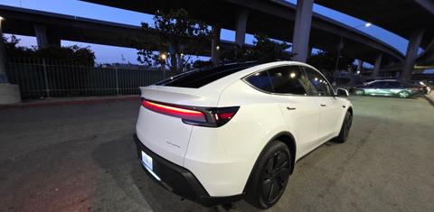 Tesla Model Y 2026