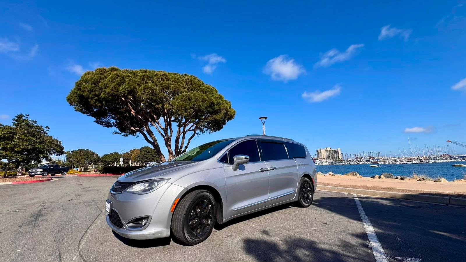 Chrysler Pacifica 2018 in San Diego, CA