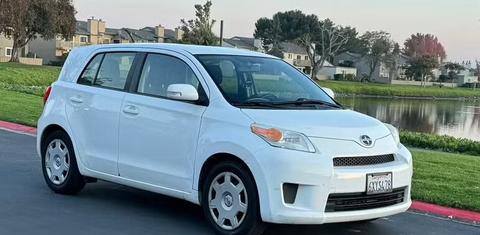 Scion xD 2012