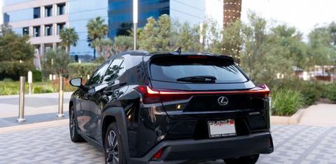 Lexus UX 2024