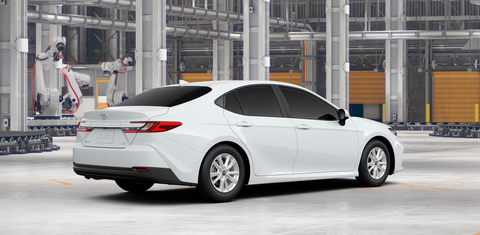 Toyota Camry Hybrid 2026