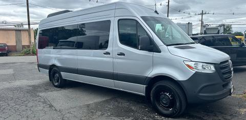 Mercedes-Benz Sprinter 2024