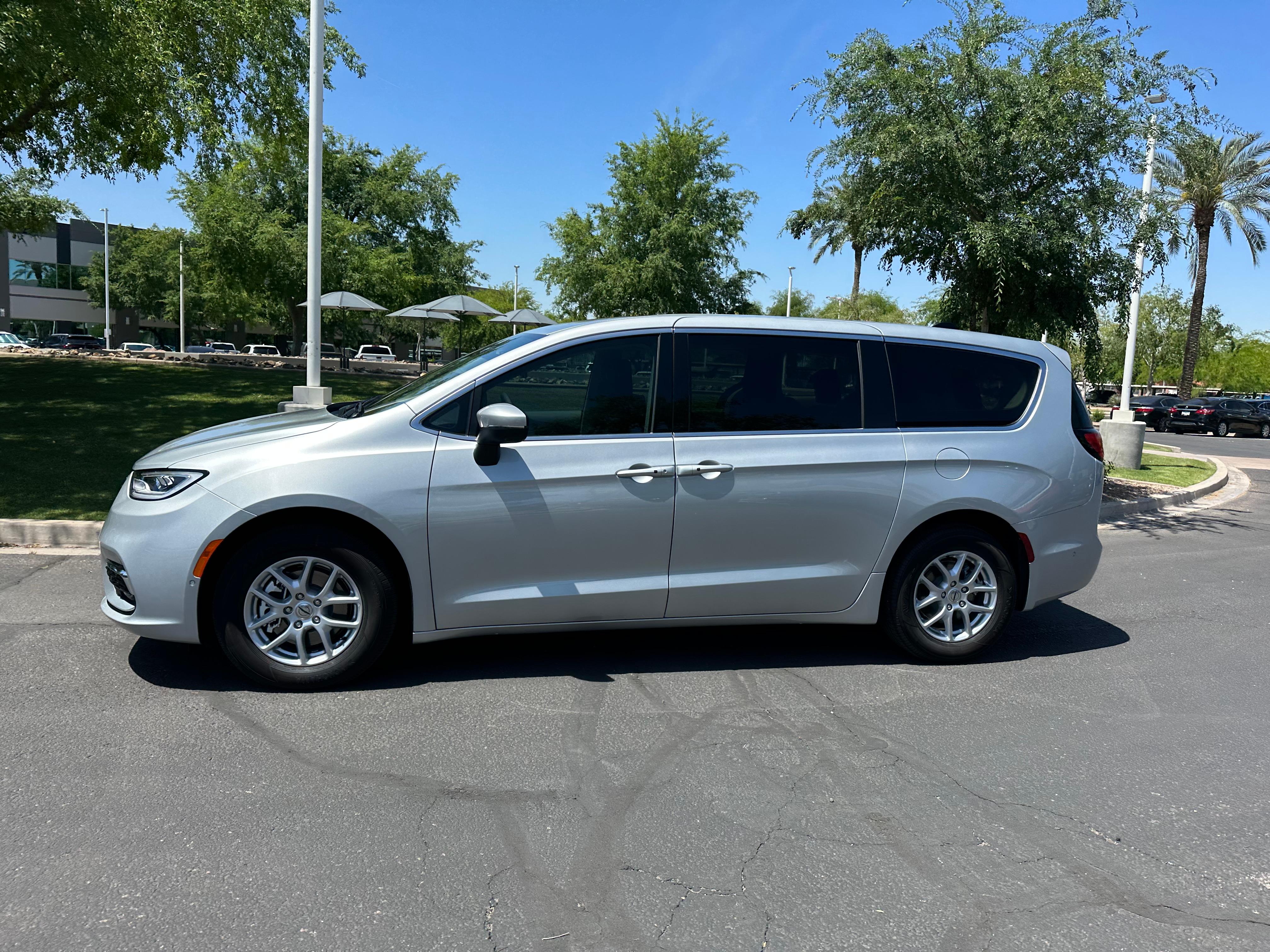 Chrysler Pacifica 2023 in Phoenix, AZ