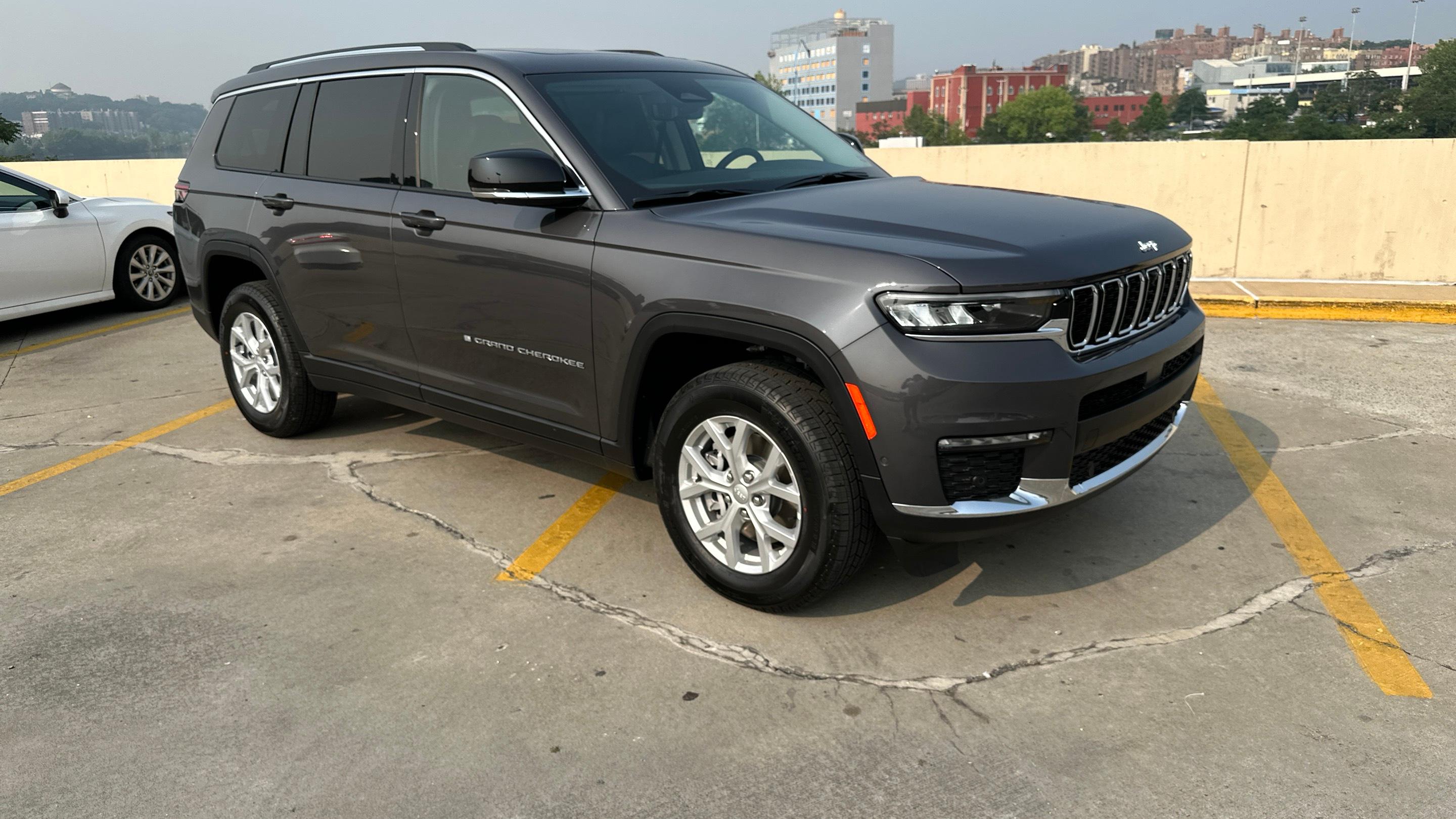 Jeep Grand Cherokee L 2023 in Bronx, NY