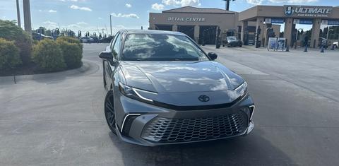 Toyota Camry Hybrid 2026