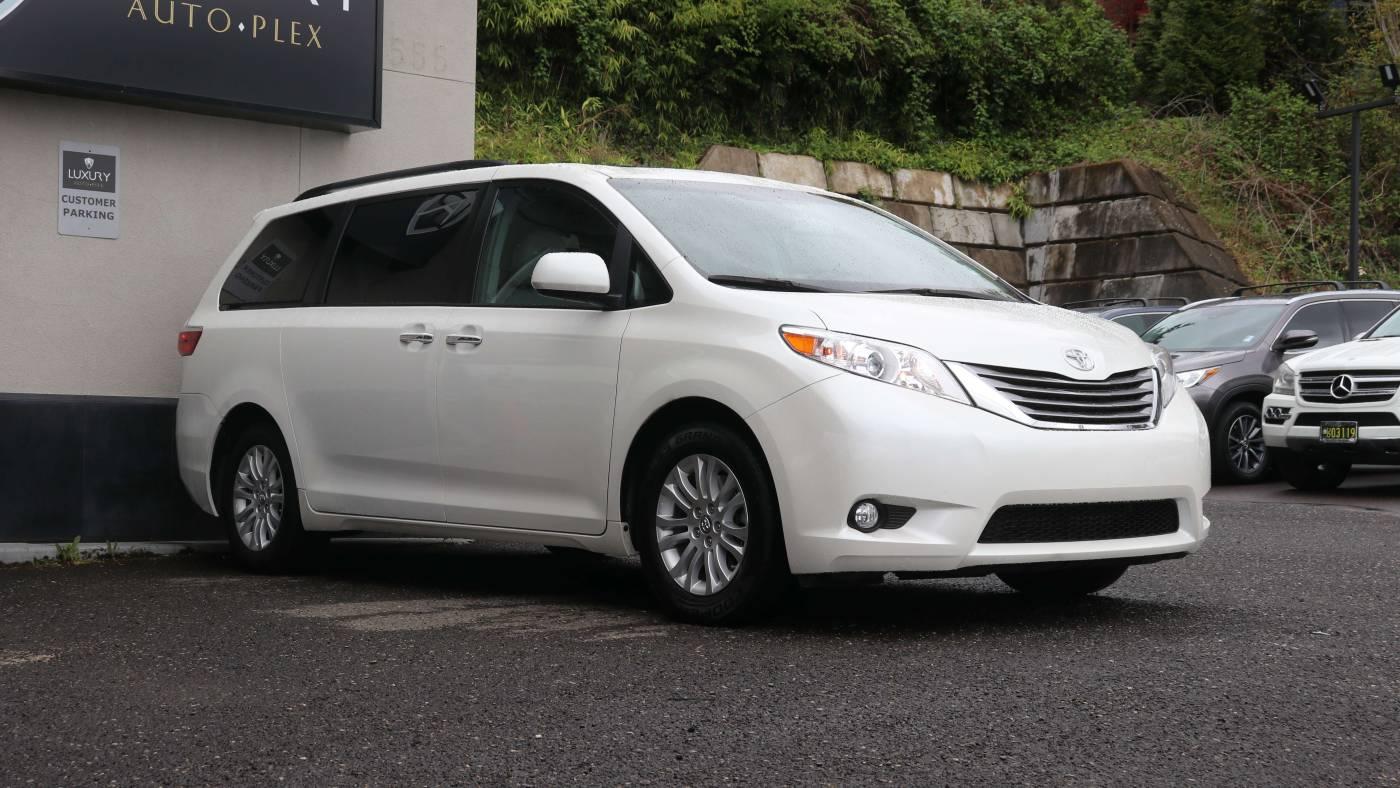 Toyota Sienna 2016 in SeaTac, WA
