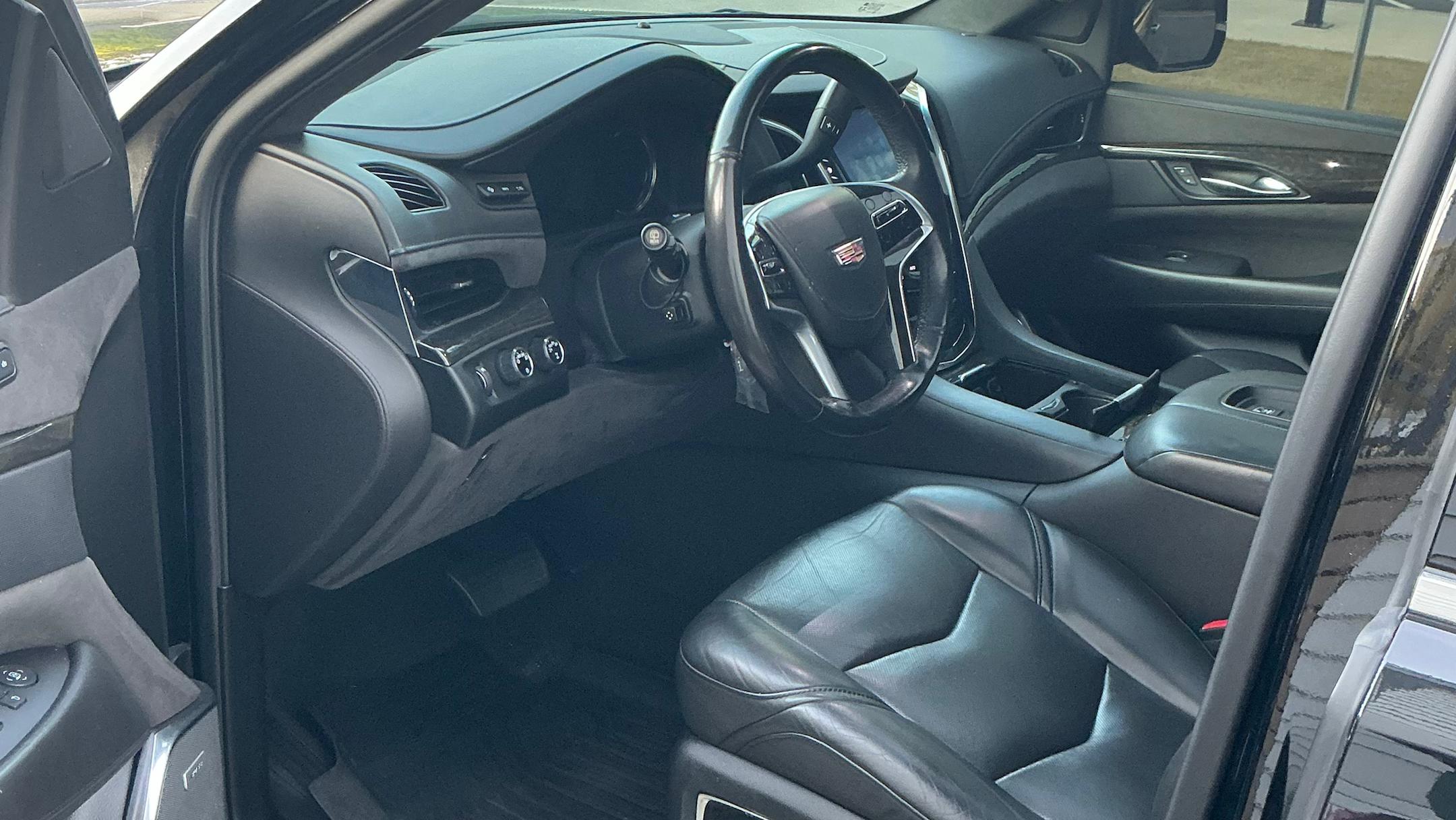 Cadillac Escalade ESV 2019 in 