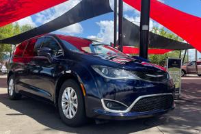 Chrysler Pacifica car