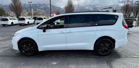 Chrysler Pacifica 2024