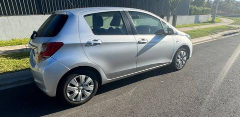 Toyota YARIS 2015