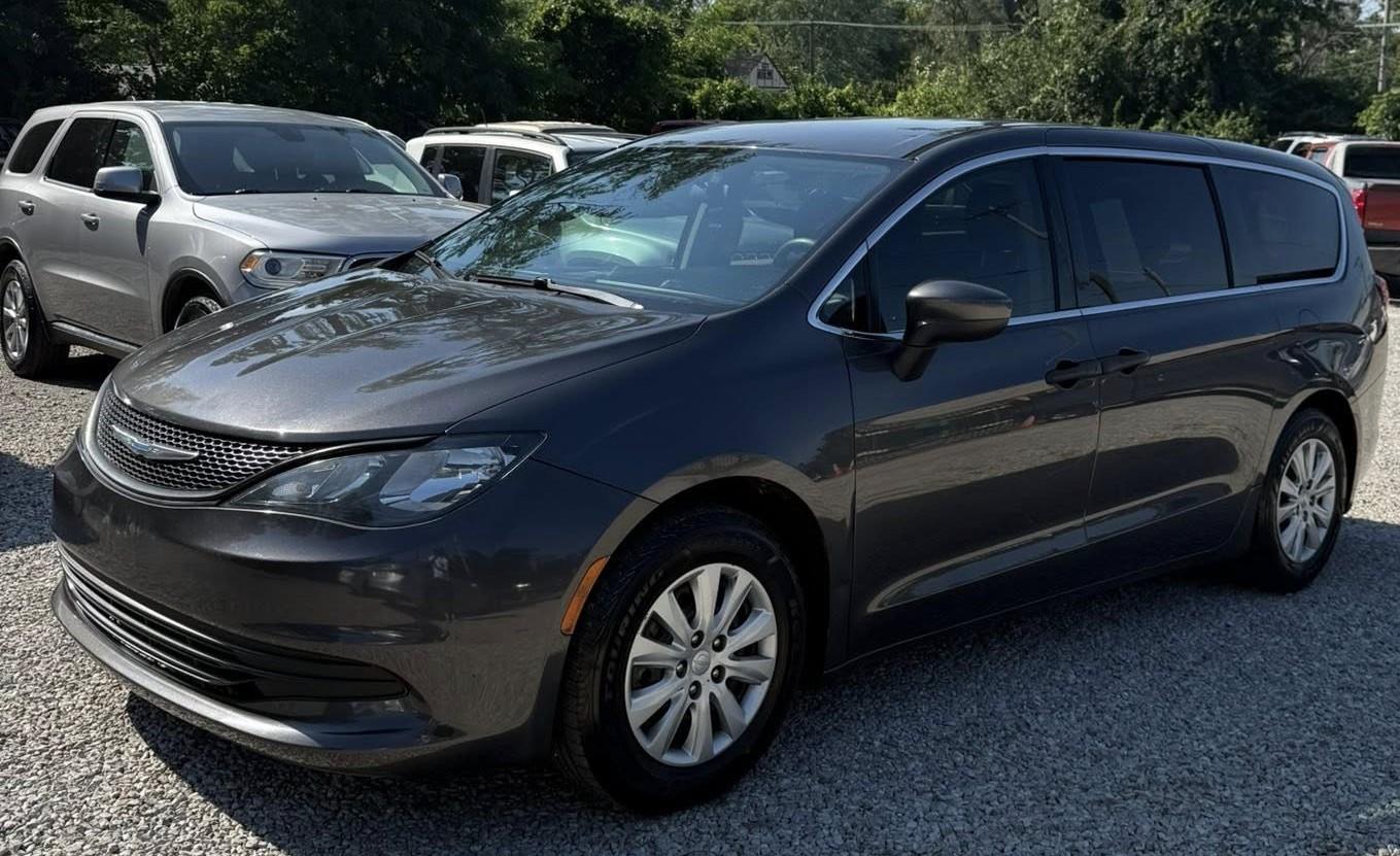 Chrysler Pacifica 2018 in Smithville, MO