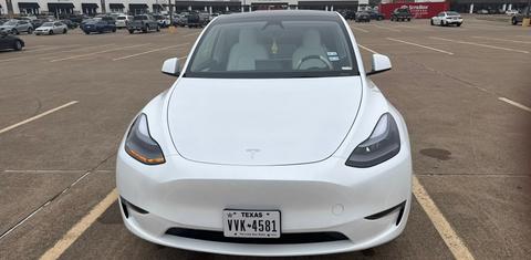 Tesla Model Y 2024