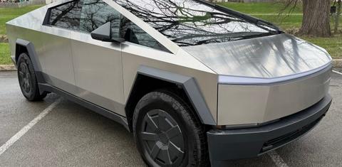 Tesla Cybertruck 2025