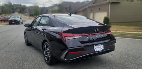 Hyundai Elantra 2025
